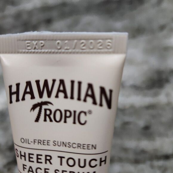 HAWAIIAN TROPIC Sheer Touch Face Serum SPF 30 - Picture 2 of 4